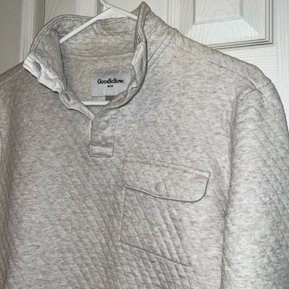 Goodfellow & Co Men’s Quilted Pullover Sweater - Picture 4 of 6